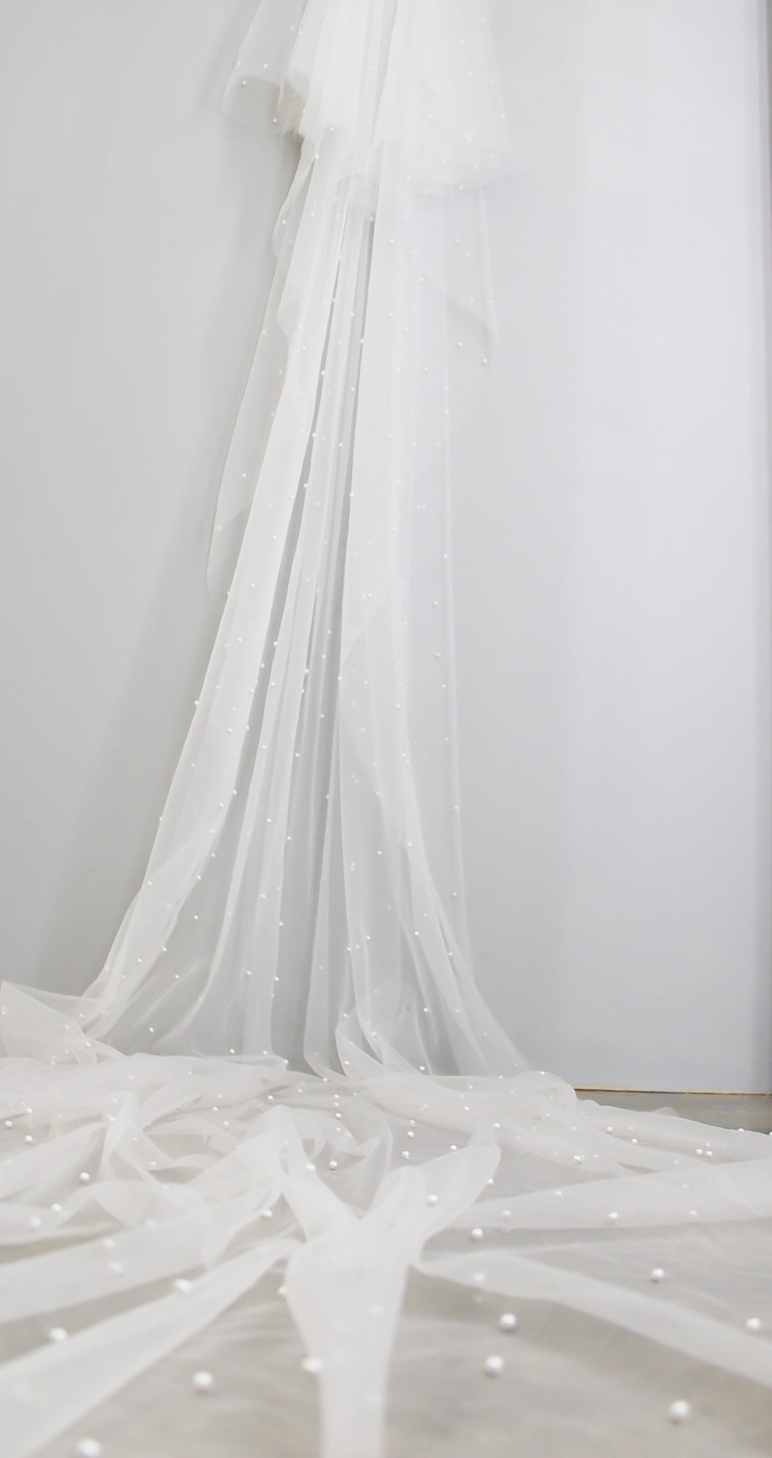 Classic Pearl off white Veil