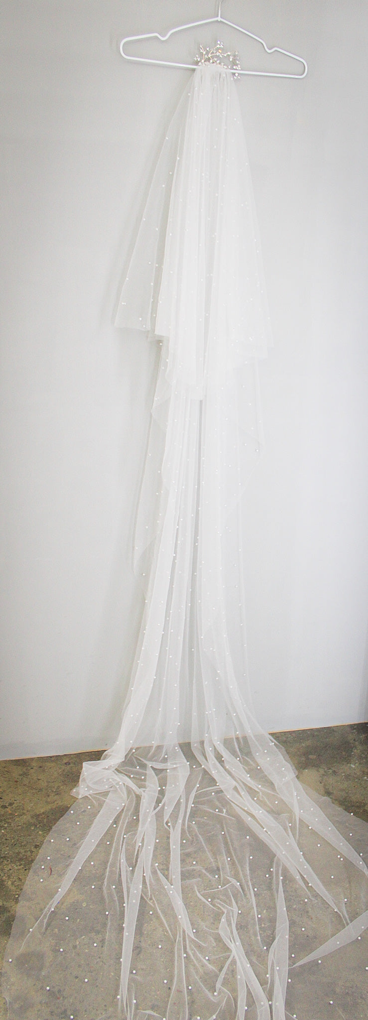 Classic Pearl off white Veil