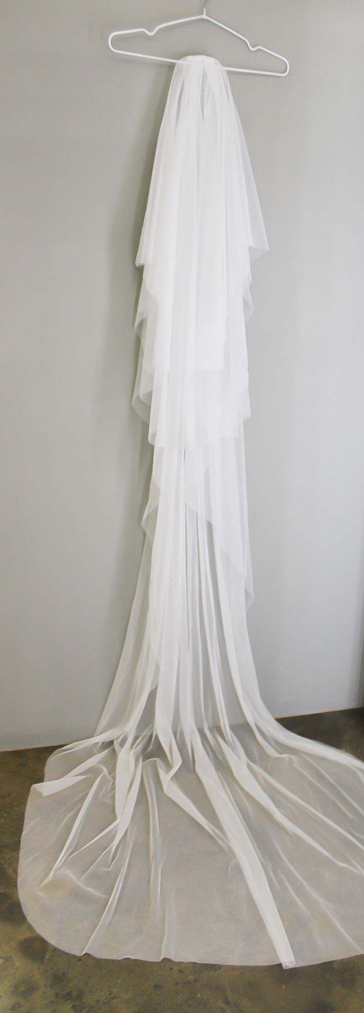 Classic Plain White 3 Tier Veil